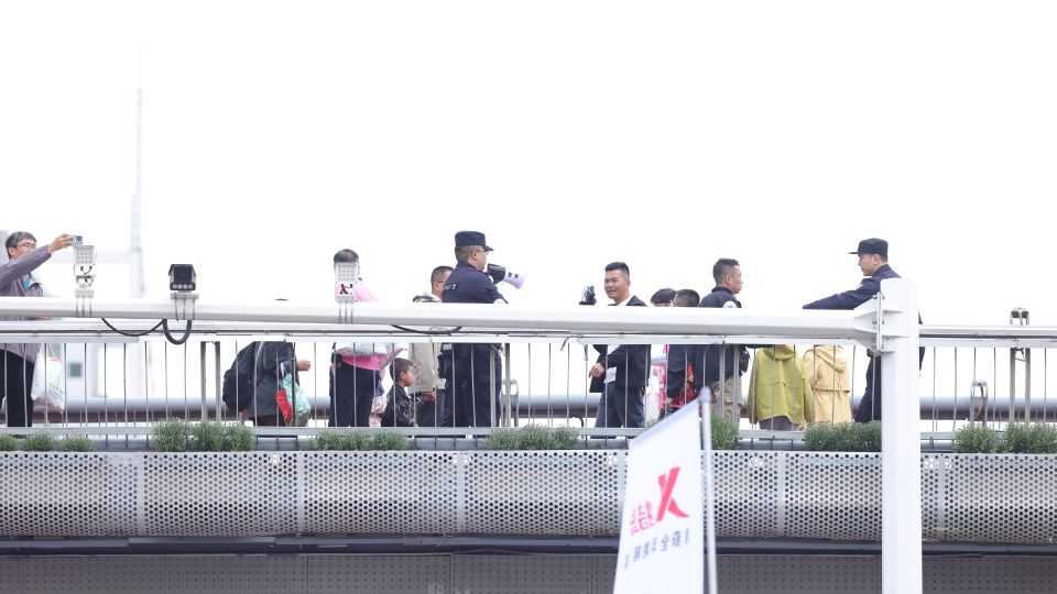 bt, bt, liWJ bt, bt, liWJ