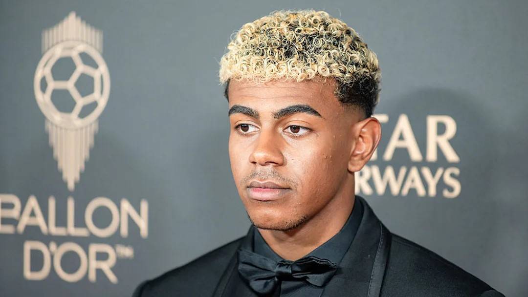 西甲主席哈, 当一名