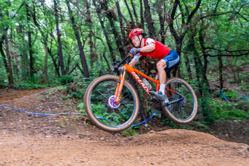 inews, 赛男子组中 inews, 赛男子组中