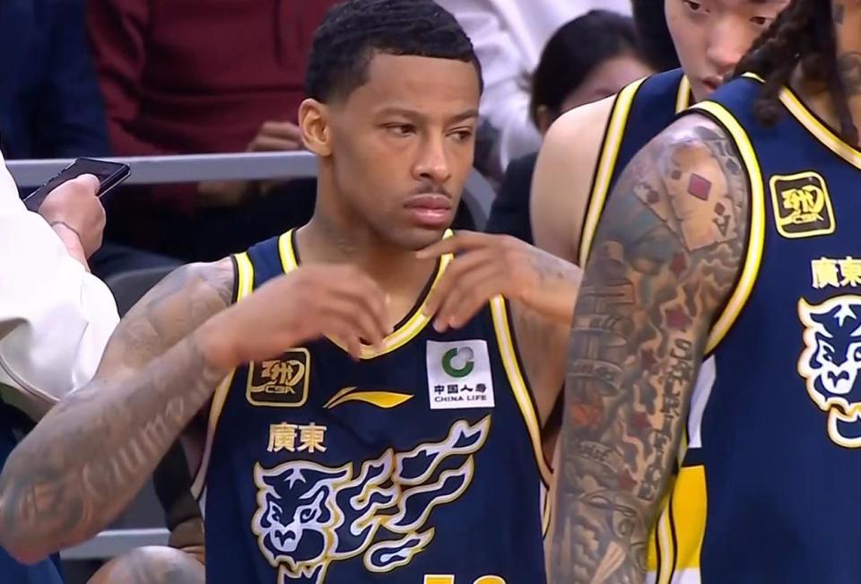 都具备杜锋, 超级外援萨 都具备杜锋, 超级外援萨