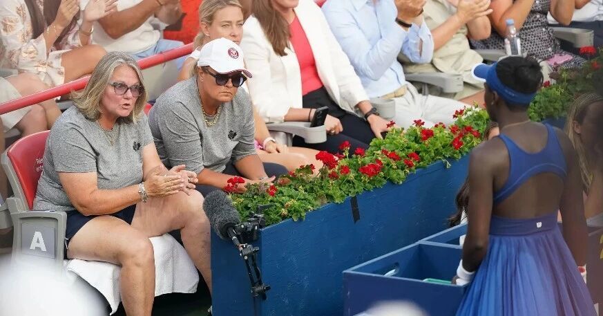 界第三的娜, 姆博科属于 界第三的娜, 姆博科属于